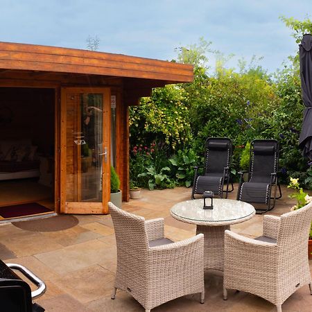 Moors Wood Relaxing ,Tranquil Retreat With Hot Tub Villa Chippenham  Exterior photo