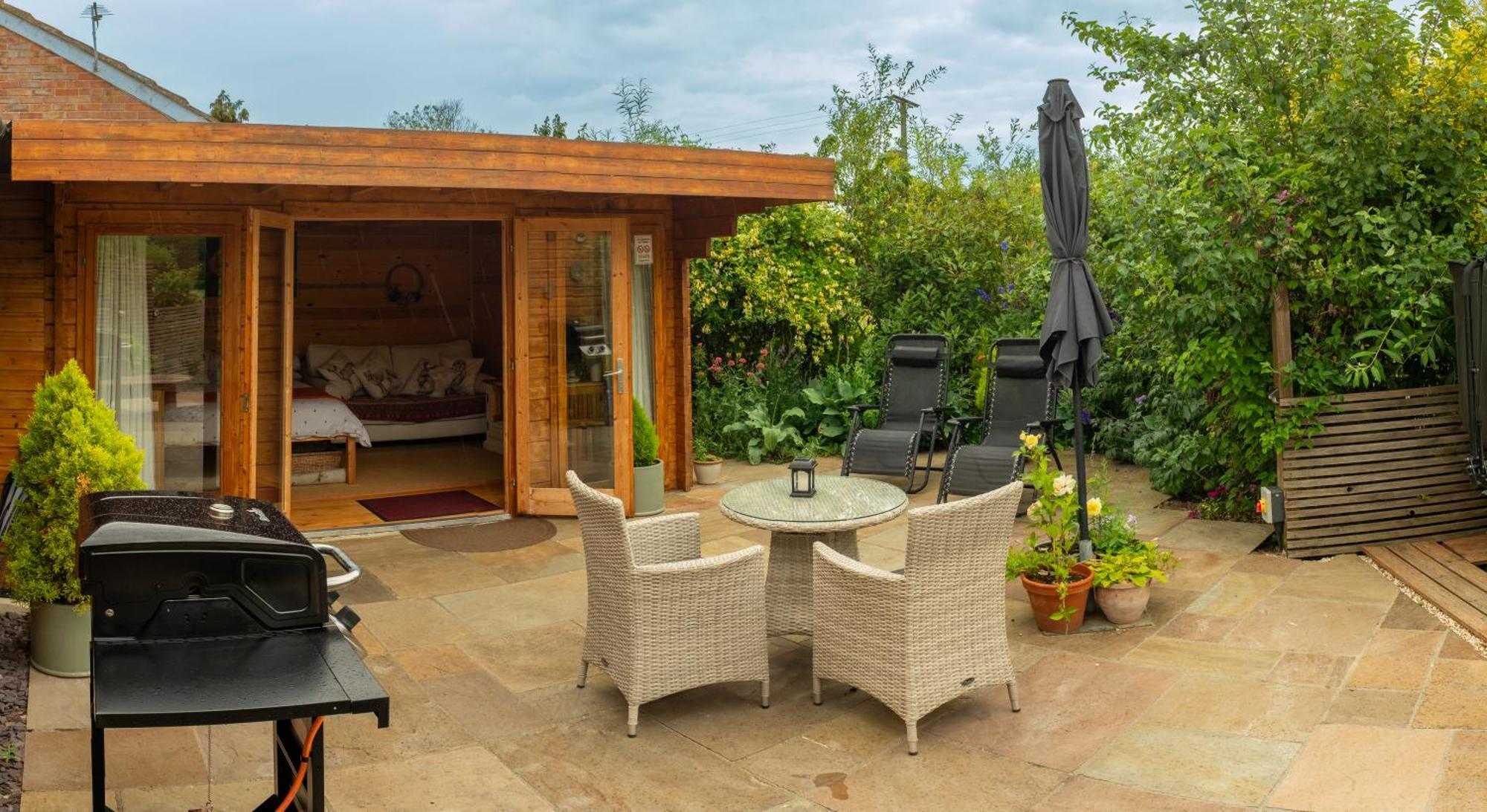 Moors Wood Relaxing ,Tranquil Retreat With Hot Tub Villa Chippenham  Exterior photo