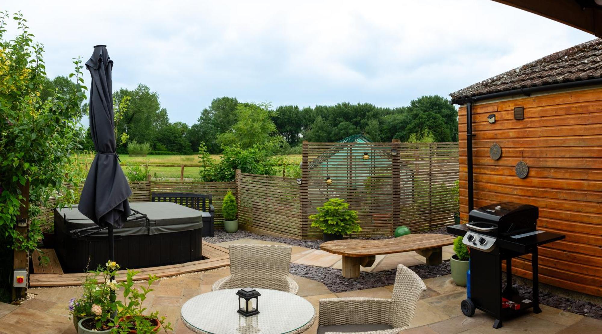 Moors Wood Relaxing ,Tranquil Retreat With Hot Tub Villa Chippenham  Exterior photo